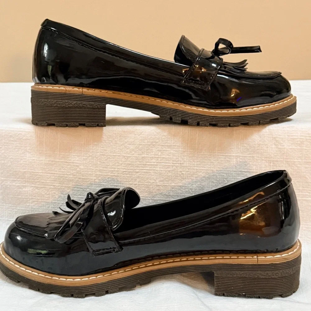 Unbranded Patent Kiltie Loafers 38 Black Bow Lug Sole Chunky Heel Shoes